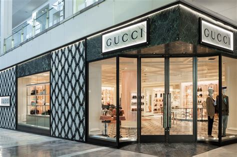 Gucci store in Paramus nj